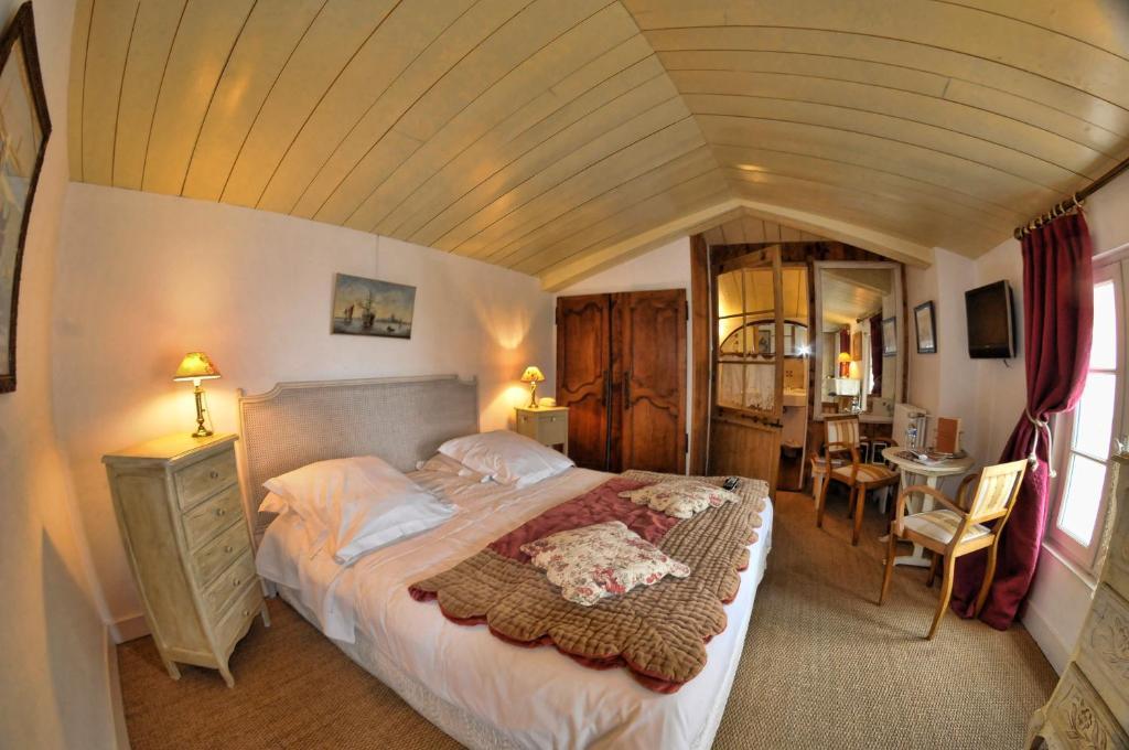 Le Corps De Garde Bed & Breakfast Saint-Martin-de-Ré Rom bilde
