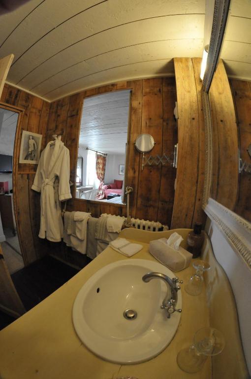 Le Corps De Garde Bed & Breakfast Saint-Martin-de-Ré Rom bilde