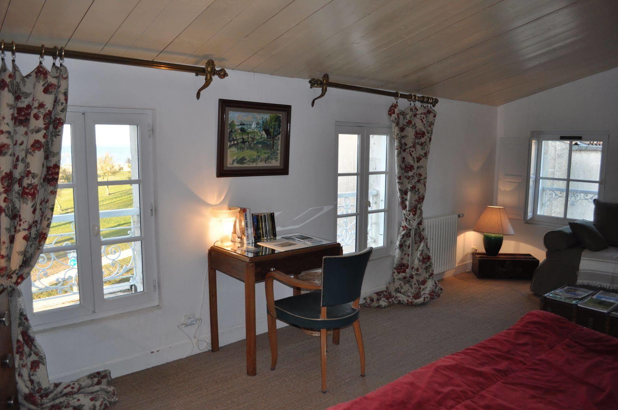 Le Corps De Garde Bed & Breakfast Saint-Martin-de-Ré Eksteriør bilde